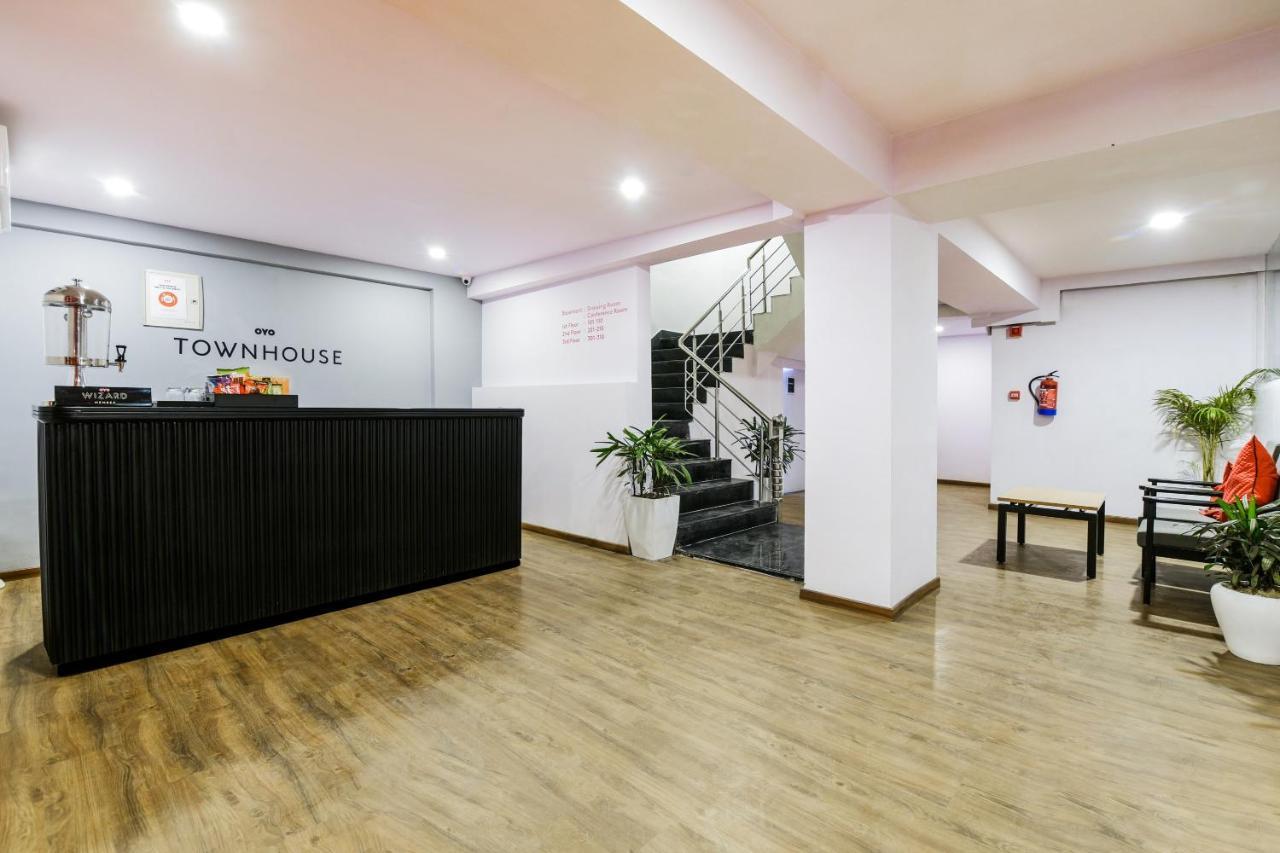 Oyo Townhouse 086 Pankha Road Hotel New Delhi Exterior photo