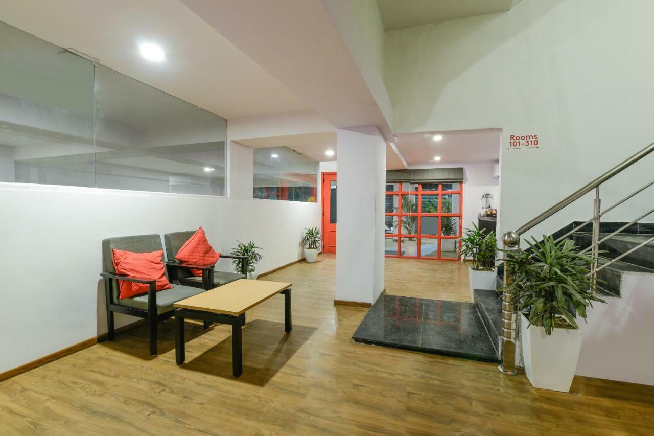 Oyo Townhouse 086 Pankha Road Hotel New Delhi Exterior photo